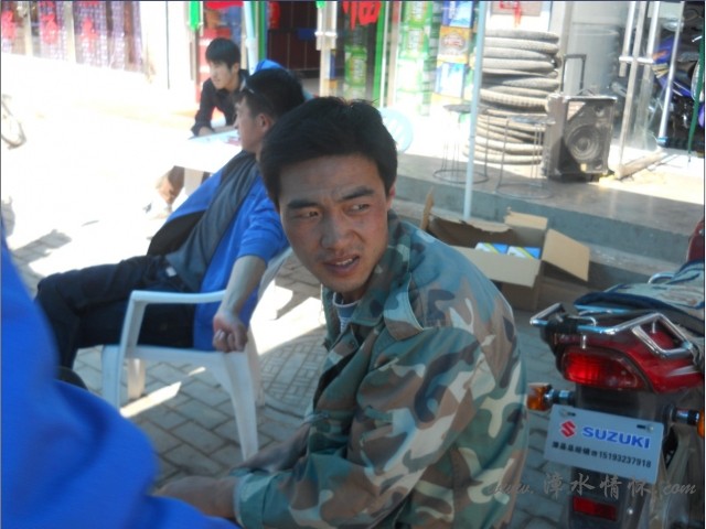 [[8E1{@N52)K4F95IGS659A.jpg